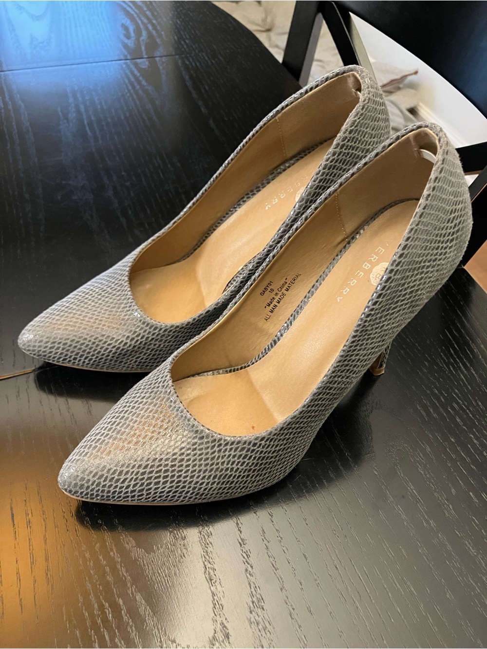 Riverberry Grey Snake Print Pumps Size 9